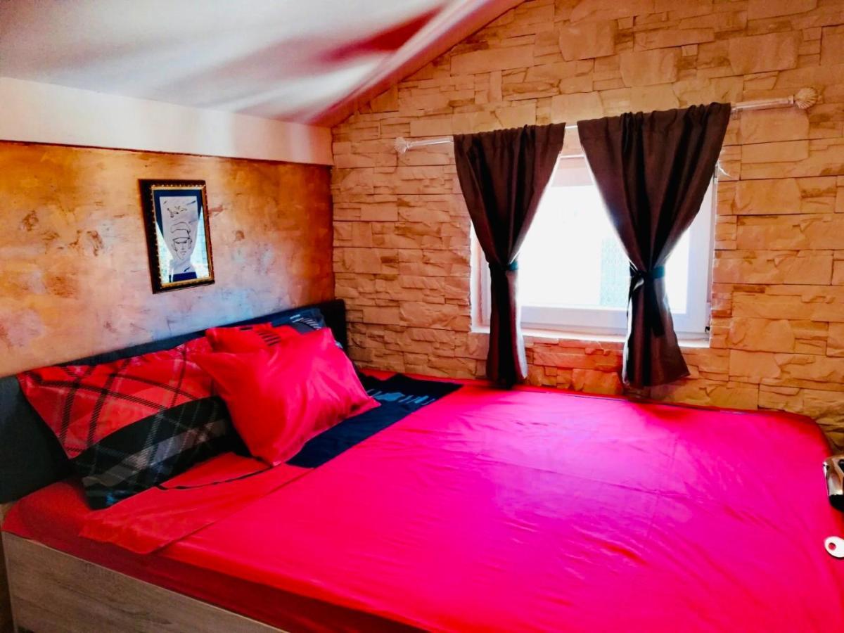 Apartments Obradovic Красичи Экстерьер фото